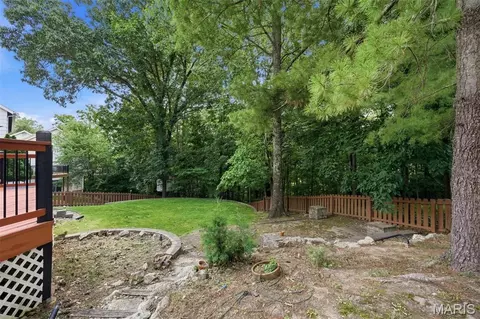Exterior - 305 Oak Top Ct, Ballwin, MO 63021 photo 8 of 9