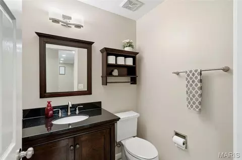 Bath - 305 Oak Top Ct, Ballwin, MO 63021 photo 1 of 5
