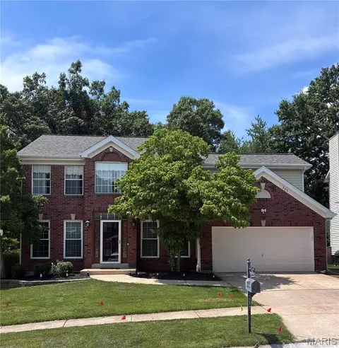 305 Oak Top Ct, Ballwin, MO 63021