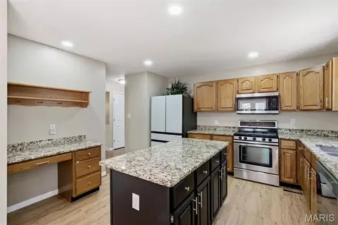 Kitchen - 305 Oak Top Ct, Ballwin, MO 63021 photo 3 of 5