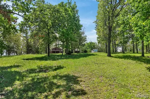 25990 Pennington Dr, Lebanon, MO 65536