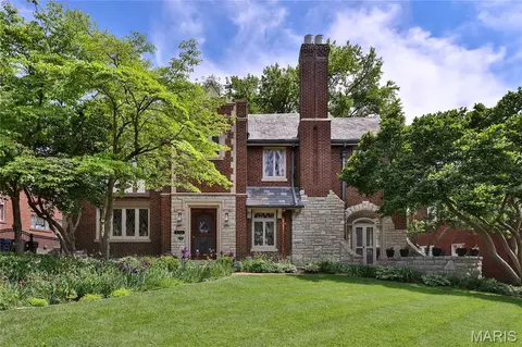 528 Midvale Ave, Saint Louis, MO 63130