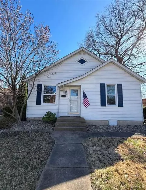 1416 Lindenthal Ave, Highland, IL 62249
