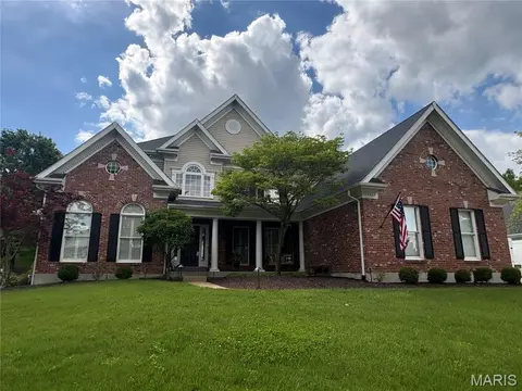 12775 Wynfield Pines Ct, Des Peres, MO 63131