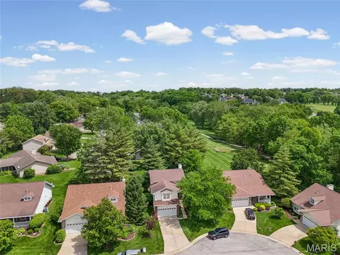 806 Conch Ter, Lake Saint Louis, MO 63367