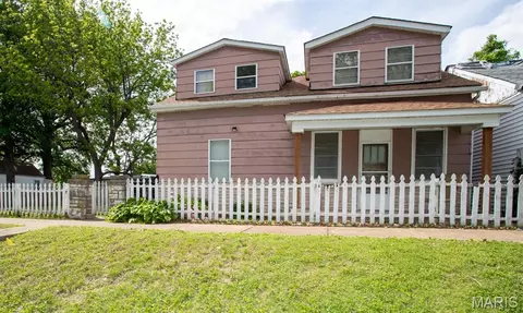 8423 Water St, Saint Louis, MO 63111