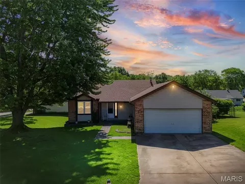 10 Shadowridge Ct, Saint Peters, MO 63376