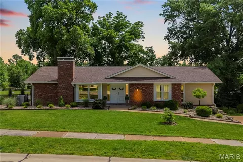 23 Sweetwood Ct, Ballwin, MO 63011