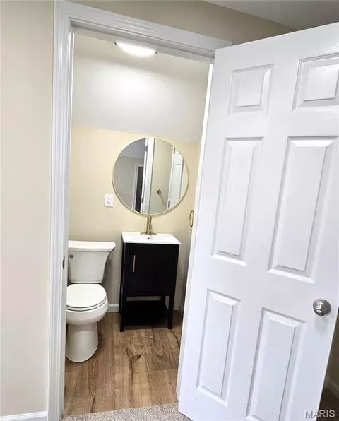 Bath - 435 Kitchell Ave, Saint Clair, MO 63077 photo 3 of 3