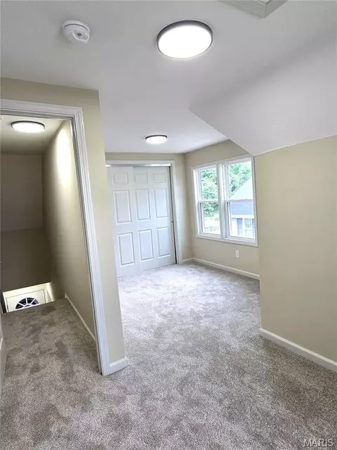 Entry Way - 435 Kitchell Ave, Saint Clair, MO 63077 photo 2 of 2