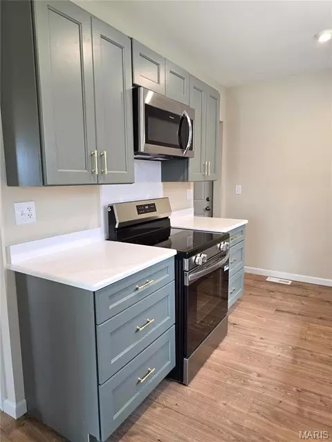 Kitchen - 435 Kitchell Ave, Saint Clair, MO 63077 photo 2 of 5