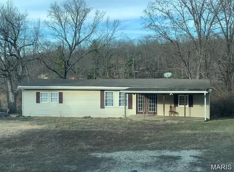 4305 Park Dr, De Soto, MO 63020