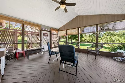 Exterior - 101 Hilltop Ct, Washington, MO 63090 photo 6 of 23