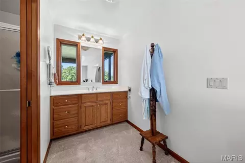 Bath - 101 Hilltop Ct, Washington, MO 63090 photo 1 of 4