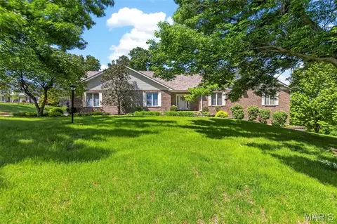 101 Hilltop Ct, Washington, MO 63090
