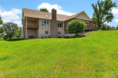 Exterior - 101 Hilltop Ct, Washington, MO 63090 photo 14 of 23