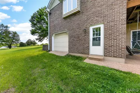 Exterior - 101 Hilltop Ct, Washington, MO 63090 photo 5 of 23