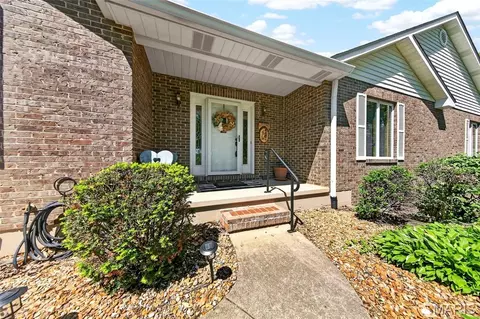 Exterior - 101 Hilltop Ct, Washington, MO 63090 photo 10 of 23