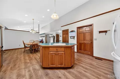 Kitchen - 101 Hilltop Ct, Washington, MO 63090 photo 5 of 5
