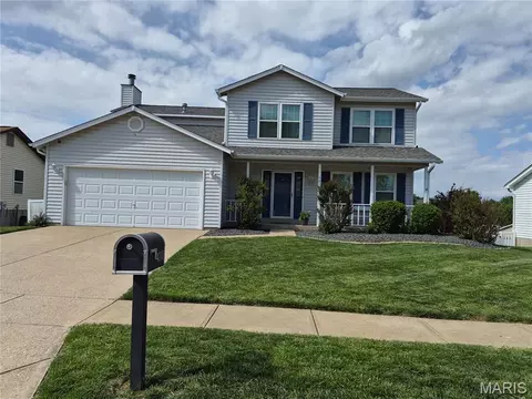 4010 Cambridge Crossing Dr, Saint Charles, MO 63304