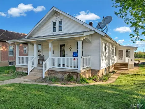 609 W Madison Ave, Owensville, MO 65066
