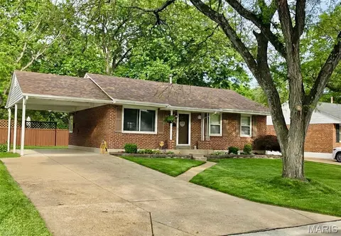 9540 Hale Dr, Affton, MO 63123