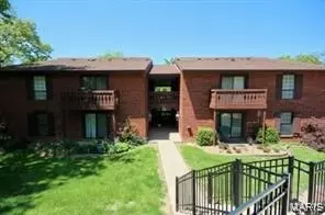 5593 Baronridge Dr #5, Saint Louis, MO 63129