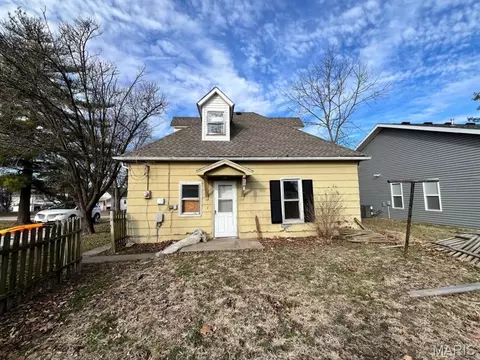 204 Madison St, Macon, MO 63552