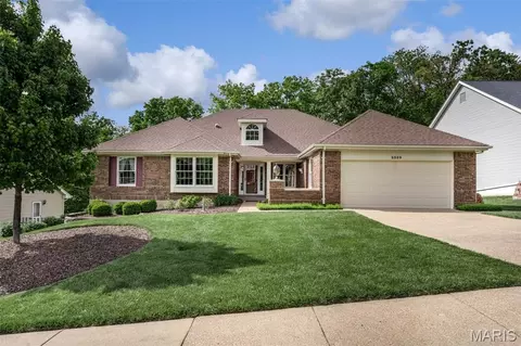 2359 Fairoyal Dr, Saint Louis, MO 63131