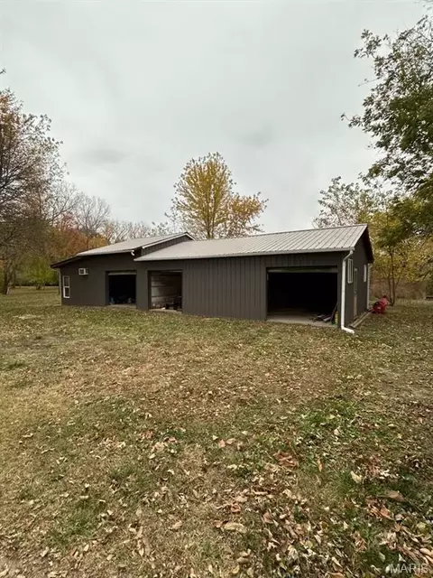10198 S Old Route 66, Litchfield, IL 62056