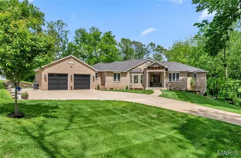 3010 Elm St, Saint Charles, MO 63301