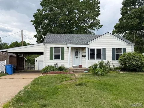 1235 Saint Florence Dr, Florissant, MO 63031
