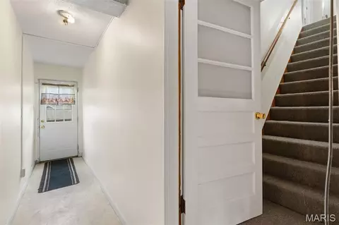 Entry Way - 600 Locust St, Washington, MO 63090 photo 2 of 2