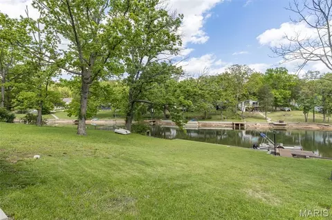 196 N Lake Dr, Hillsboro, MO 63050