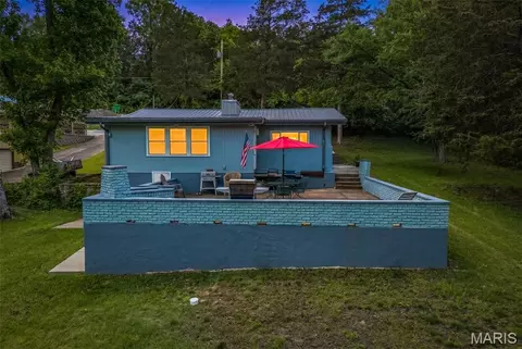 196 N Lake Dr, Hillsboro, MO 63050