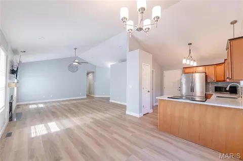 Living - 20846 Hibbett Rd, Saint Robert, MO 65584 photo 3 of 3
