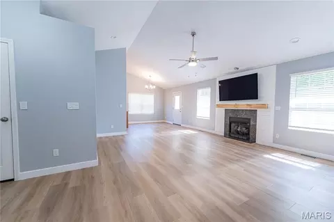 Living - 20846 Hibbett Rd, Saint Robert, MO 65584 photo 1 of 3