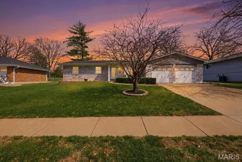 Exterior - 414 Westbrook Dr, O'fallon, MO 63366 photo 1 of 4