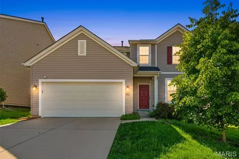 1512 Cannon Ridge Dr, Saint Louis, MO 63146