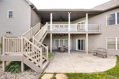 Exterior - 409 Willow Bend Ln, O'fallon, IL 62269 photo 4 of 11