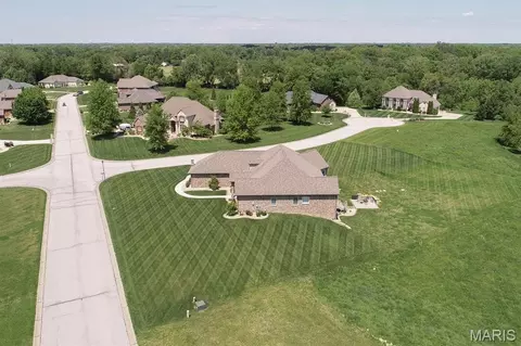 View/Area - 409 Willow Bend Ln, O'fallon, IL 62269 photo 3 of 7