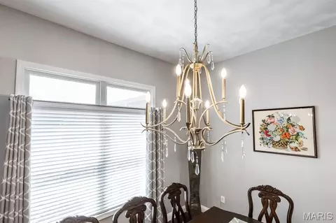Dining - 409 Willow Bend Ln, O'fallon, IL 62269 photo 4 of 4