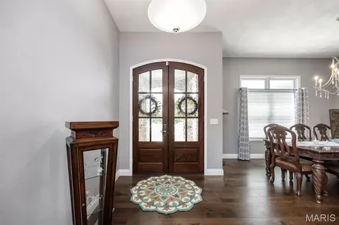 Entry Way - 409 Willow Bend Ln, O'fallon, IL 62269 photo 1 of 4