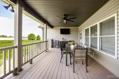 Exterior - 409 Willow Bend Ln, O'fallon, IL 62269 photo 5 of 11