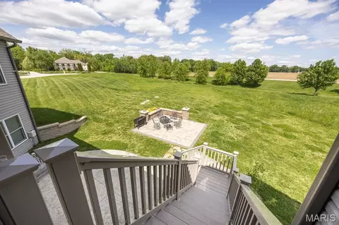 Exterior - 409 Willow Bend Ln, O'fallon, IL 62269 photo 9 of 11