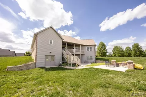 Exterior - 409 Willow Bend Ln, O'fallon, IL 62269 photo 3 of 11