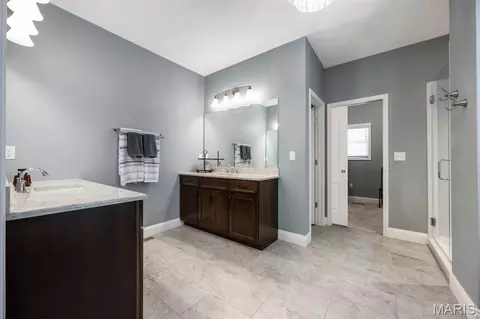 Entry Way - 409 Willow Bend Ln, O'fallon, IL 62269 photo 4 of 4