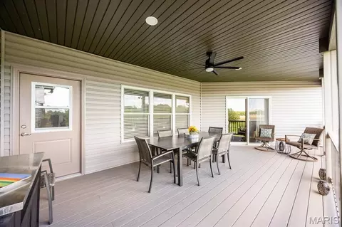 Exterior - 409 Willow Bend Ln, O'fallon, IL 62269 photo 6 of 11