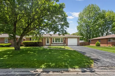 507 N 44th St, Belleville, IL 62226