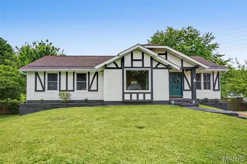 6 Cherrywood Ct, Saint Peters, MO 63376